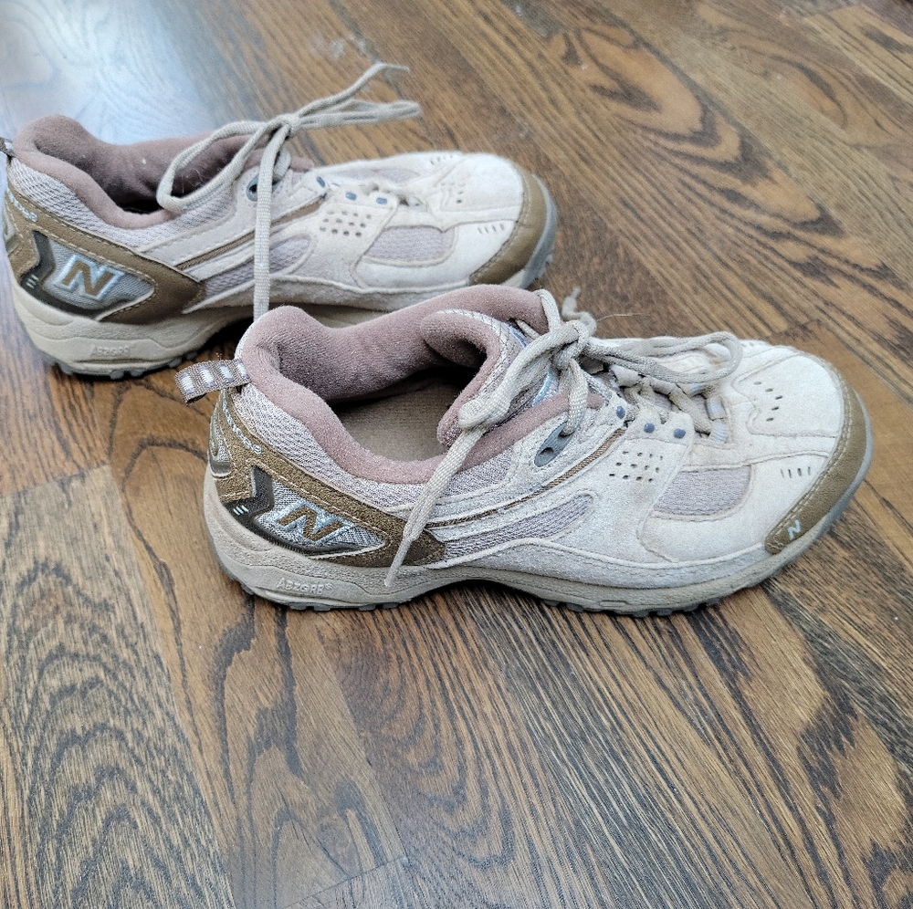 New Balance walking hiking shoe,  extra wide